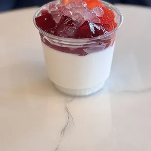 Coconut Pudding w/Strawberry