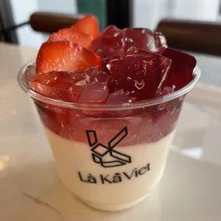 Coconut Pudding with Strawberry (TikTok: @justandyvu)