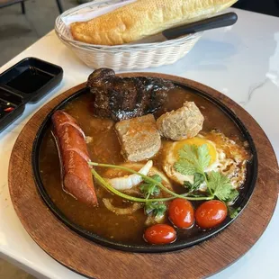 Banh Mi Bo Ne Dac Biet