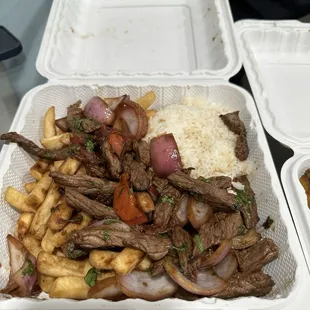 Lomo saltado