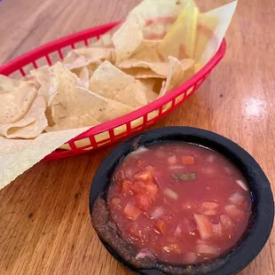 Good chips and salsa..