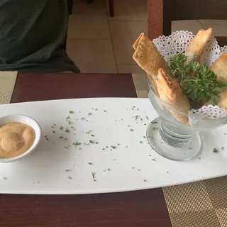Tequenos de Lomo y Aji de Gallina