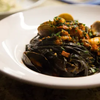 Black Linguini Frutti di Mare