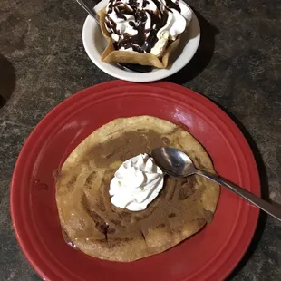 Fried ice cream! Sopapillas! A dessert dream come true.