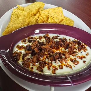 La Loma is one of my favorite Mexican restaurants in the area. The ribeye tacos are my favorite and you cannot forget the chory dip.