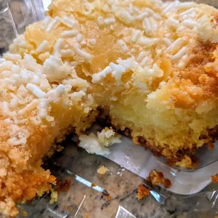 Wedding Cake Gooey Cake