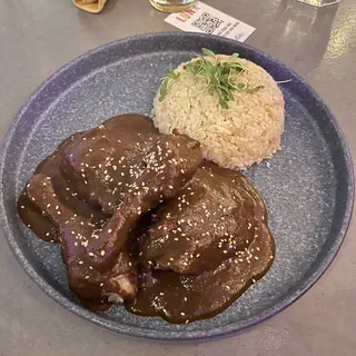 Mole con pollo