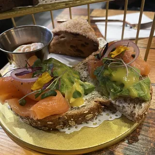 Smoke Salmon Toast