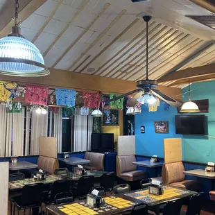 oysters and mussels, interior