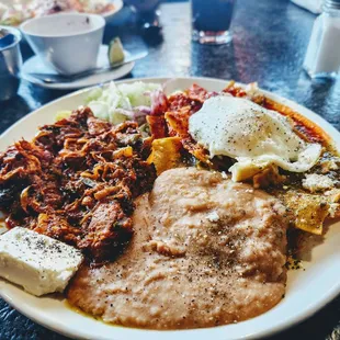 Mocorito combo red &amp; white chilaquiles