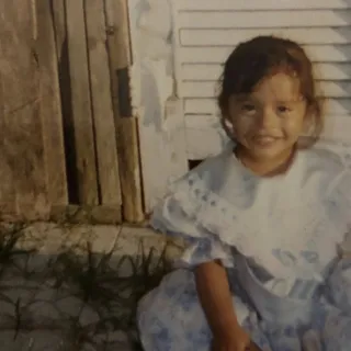 Viky B.