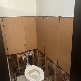 Woman&apos;s restroom
