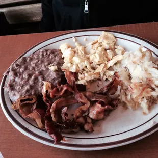 Bacon n egg breakfast.