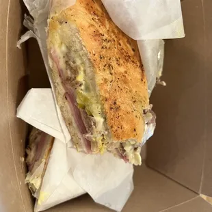 Cuban Sandwich, Ensalada de Mariscos