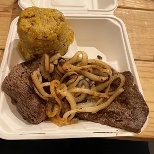 Bistec Encebollado with Mofongo