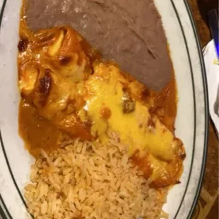 This is the main course of the señorita!! Two cheese enchiladas(originally comes with chicken, but I substituted)rice and beans.