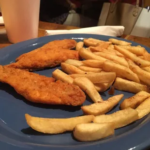 Kid&apos;s chicken tender plate