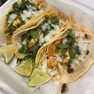 Tinga pollo tacos
