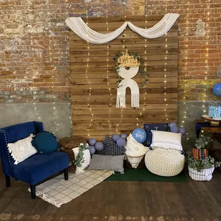 Beautiful set up to open gifts!