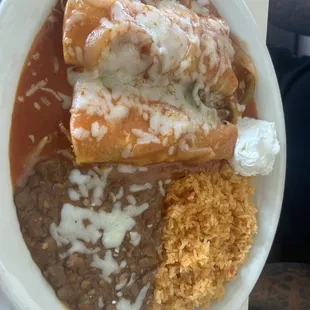 Red chicken enchiladas