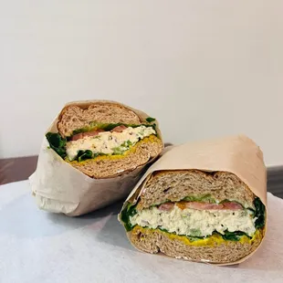 tuna sandwich on wheat roll