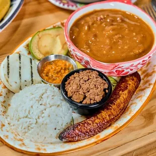 Can&apos;t beat the bandeja paisa