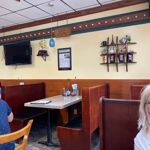 sushi and sashimi, interior