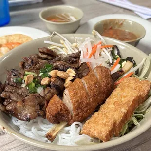 ramen and noodles, food