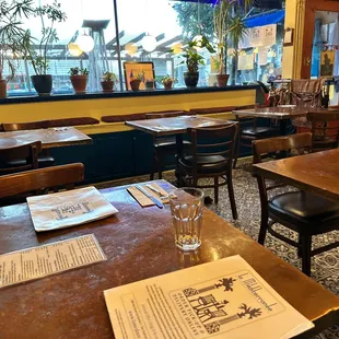 sushi and sashimi, interior
