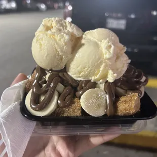 Small Nutella and banana with added ice cream