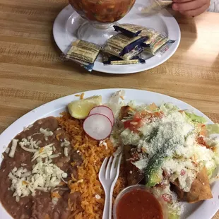 Mmmtip the lady's that prepare your food