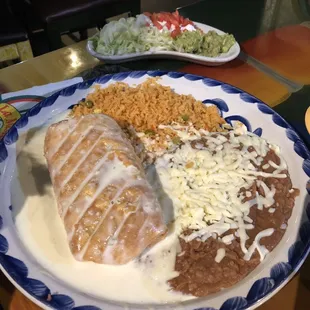 a plate of mexican food