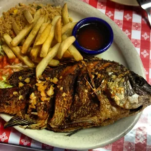 Tilapia al mojo de ajo