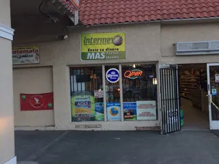 Los Compadres Meat Market