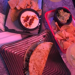 Queso, guacamole, quesadilla