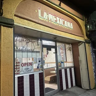 Located 3930 international blvd. Between 39th and 40th Yummy!