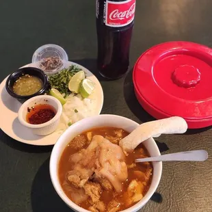 Rico menudo, ambiente agradable,servicio muy atento y amigable