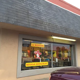 Great authentic Mexican food with a salsa bar. Adjoining bakery and market makes this a wonderful stop!