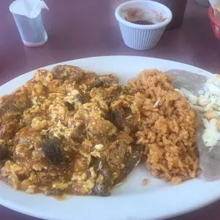 Huevos con chicharron