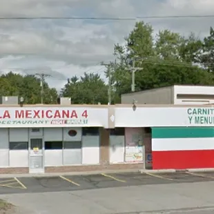 View of the outside...  Looks like a market (and it is), so you might drive past it!