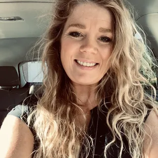 Lindsay S.