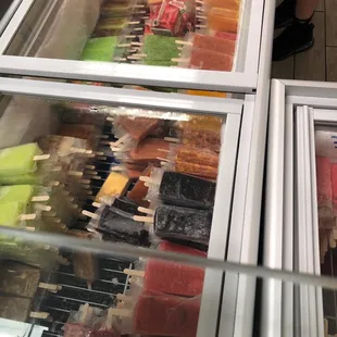 lots of paletas to choose from...the horchata was delish!