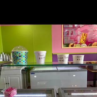Cup sizes and prices