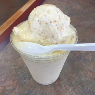 Obispo de coco con nieve de tres leches, so good!