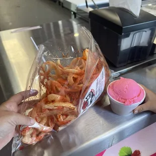 Chips &amp; cotton candy ice cream