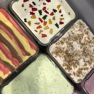 Helados de diferentes sabores.