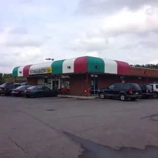 Market up front. Restaurant in the back!