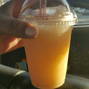 This raspado de vainilla was not good the ice tasted freezer burnt, and the flavor was also offf