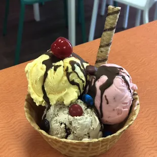 A very yummy waffle bowl!!