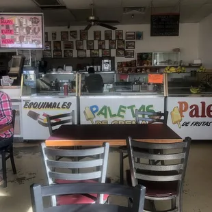 Comfortable Paleta Bar